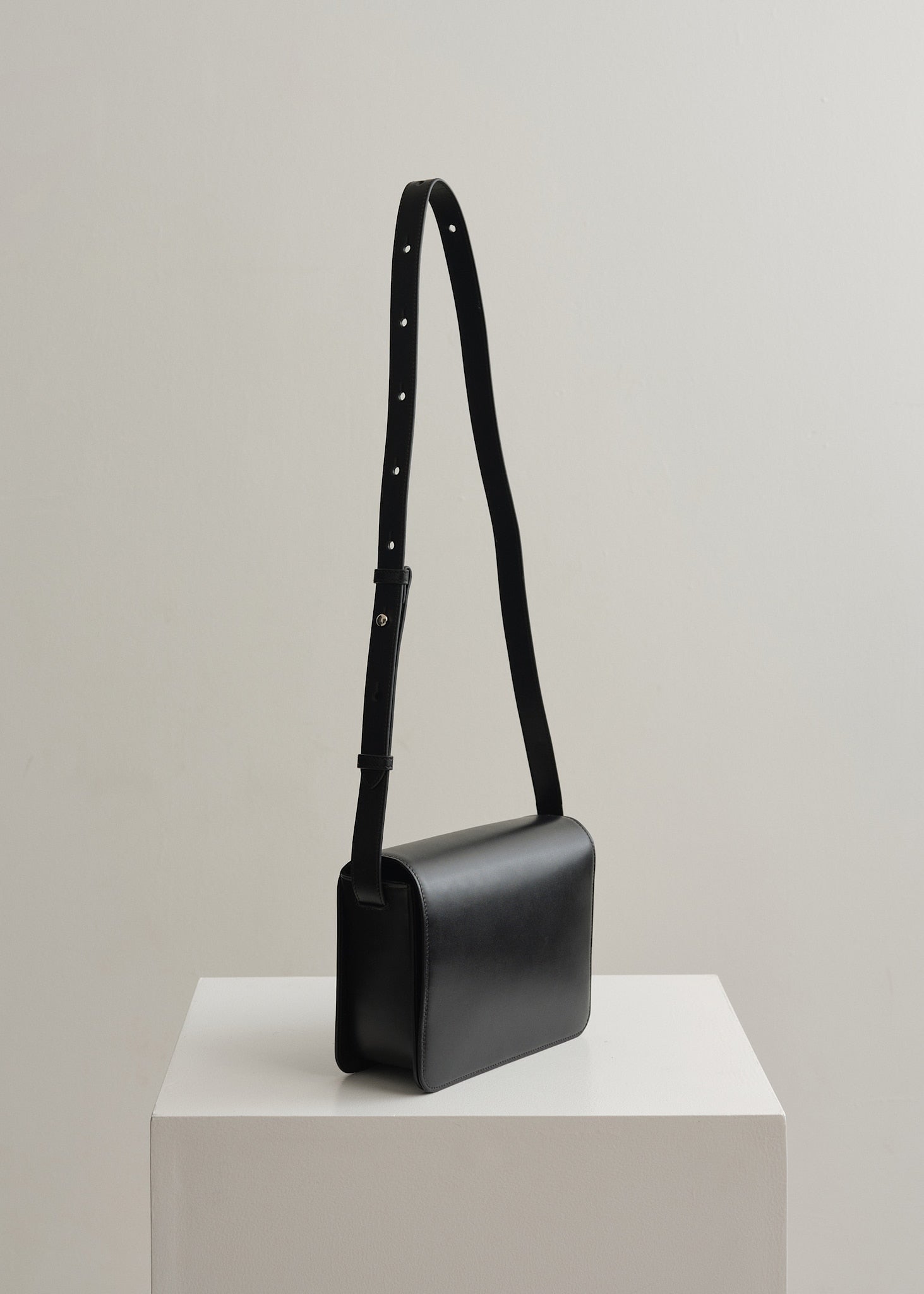 ANNIKA BAG - BLACK VITELLO