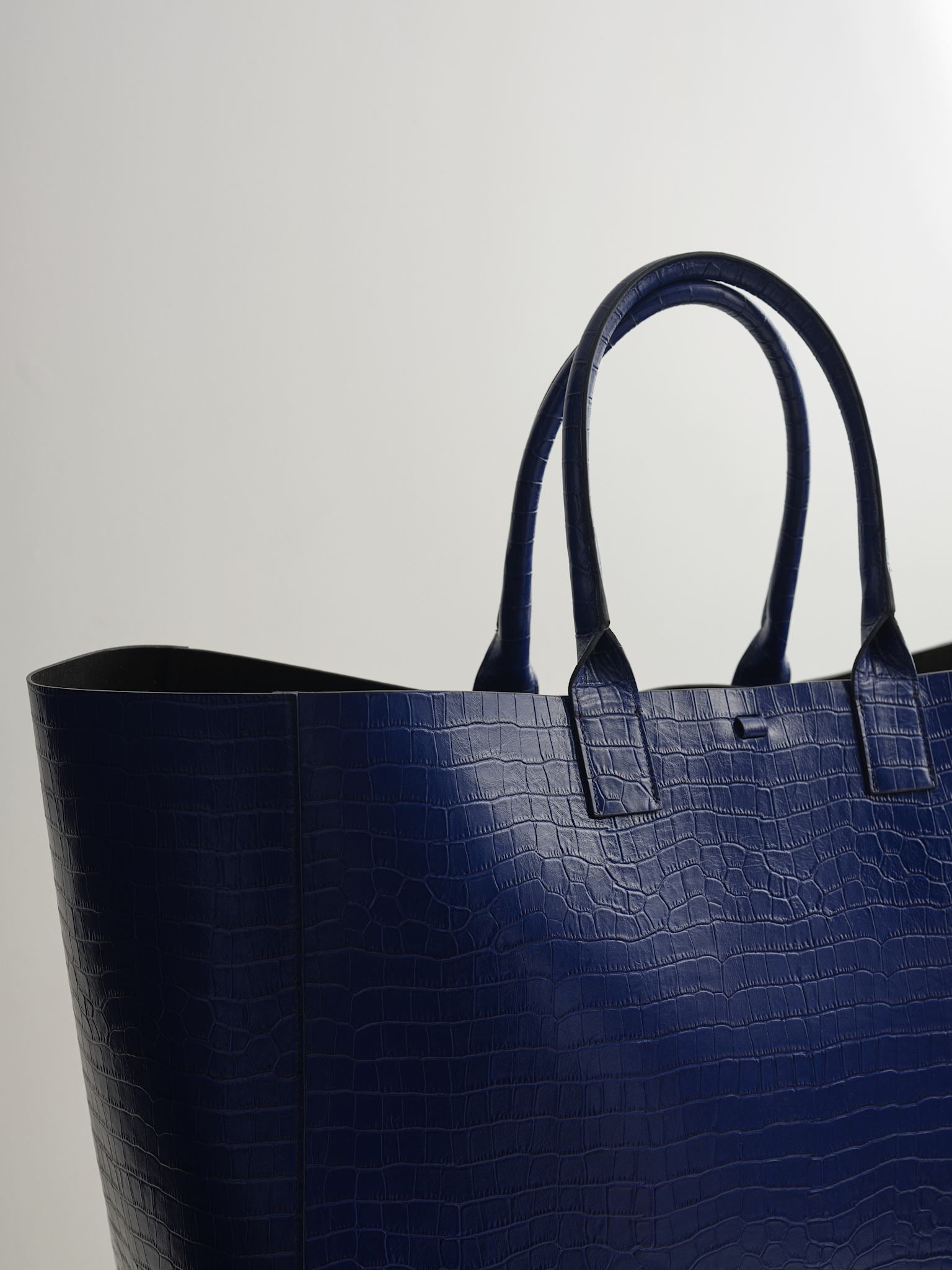 FILIPPO XL BAG - CROCO BRIGHT BLUE