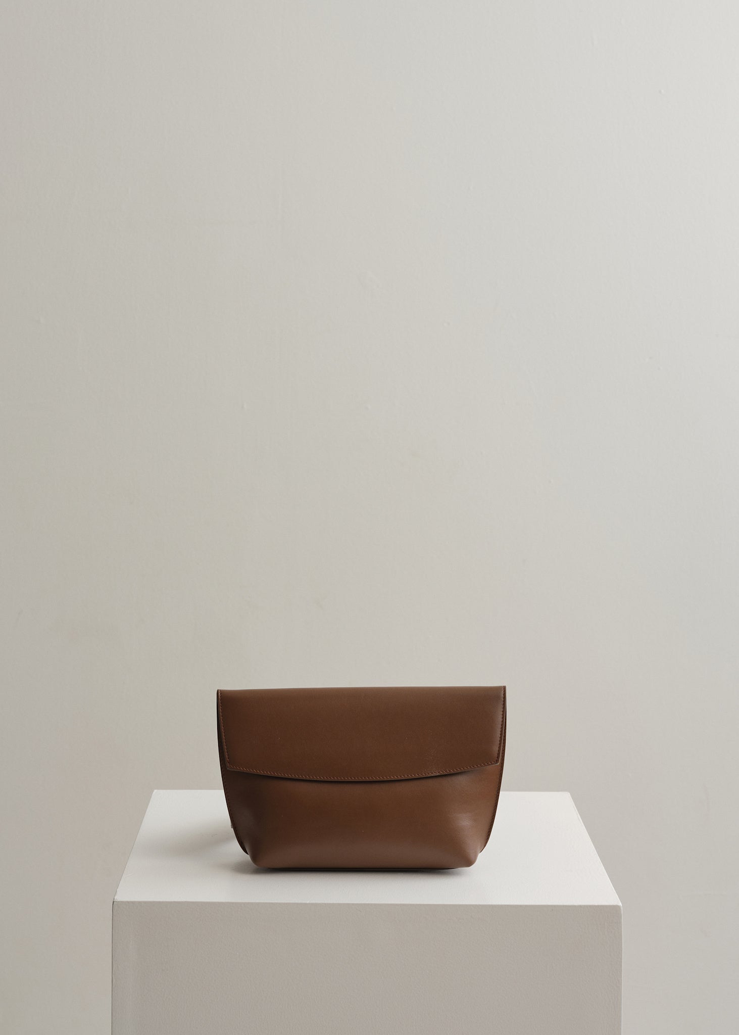LARGE YARI - CHOCOLATE VITELLO