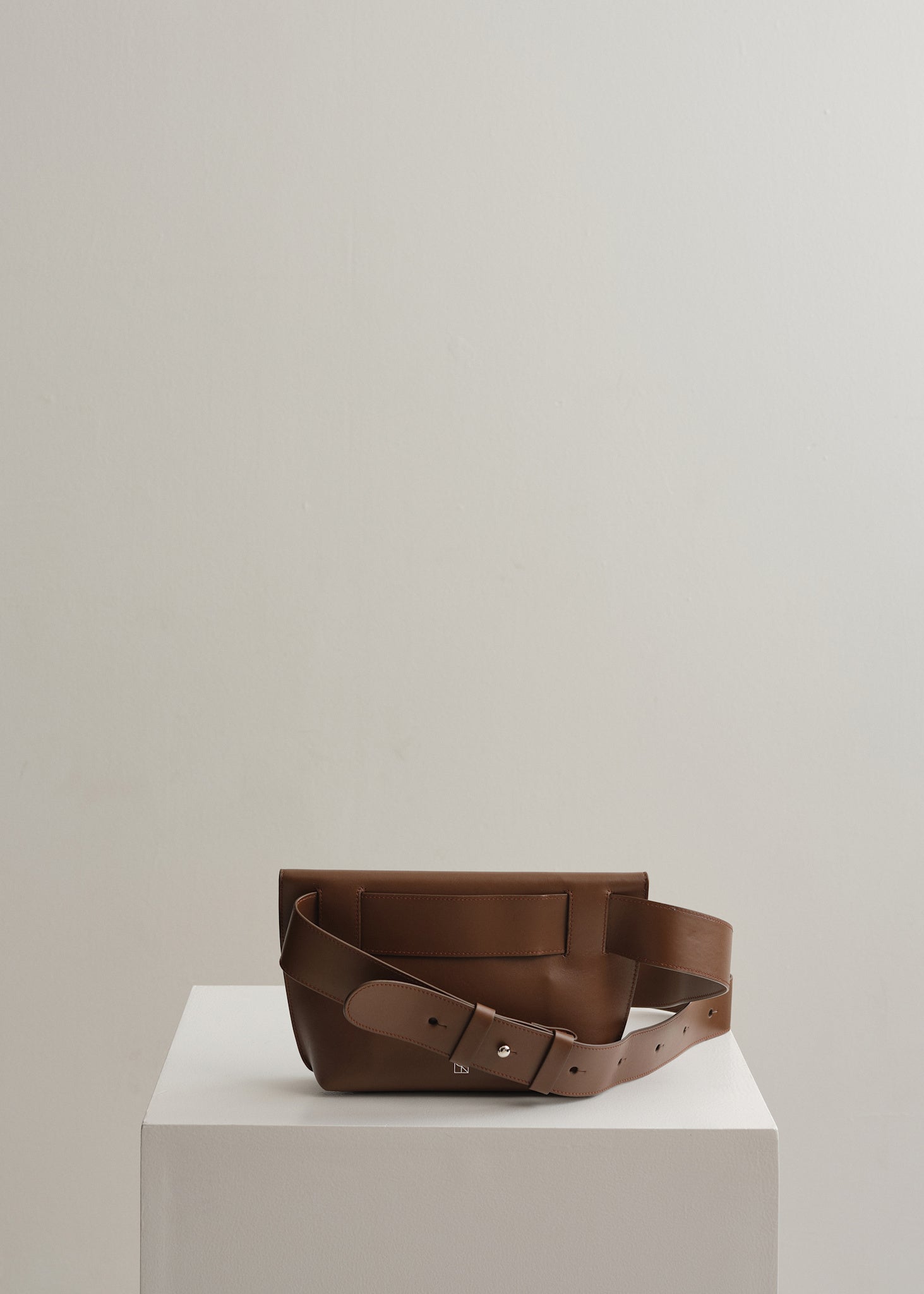 LARGE YARI - CHOCOLATE VITELLO