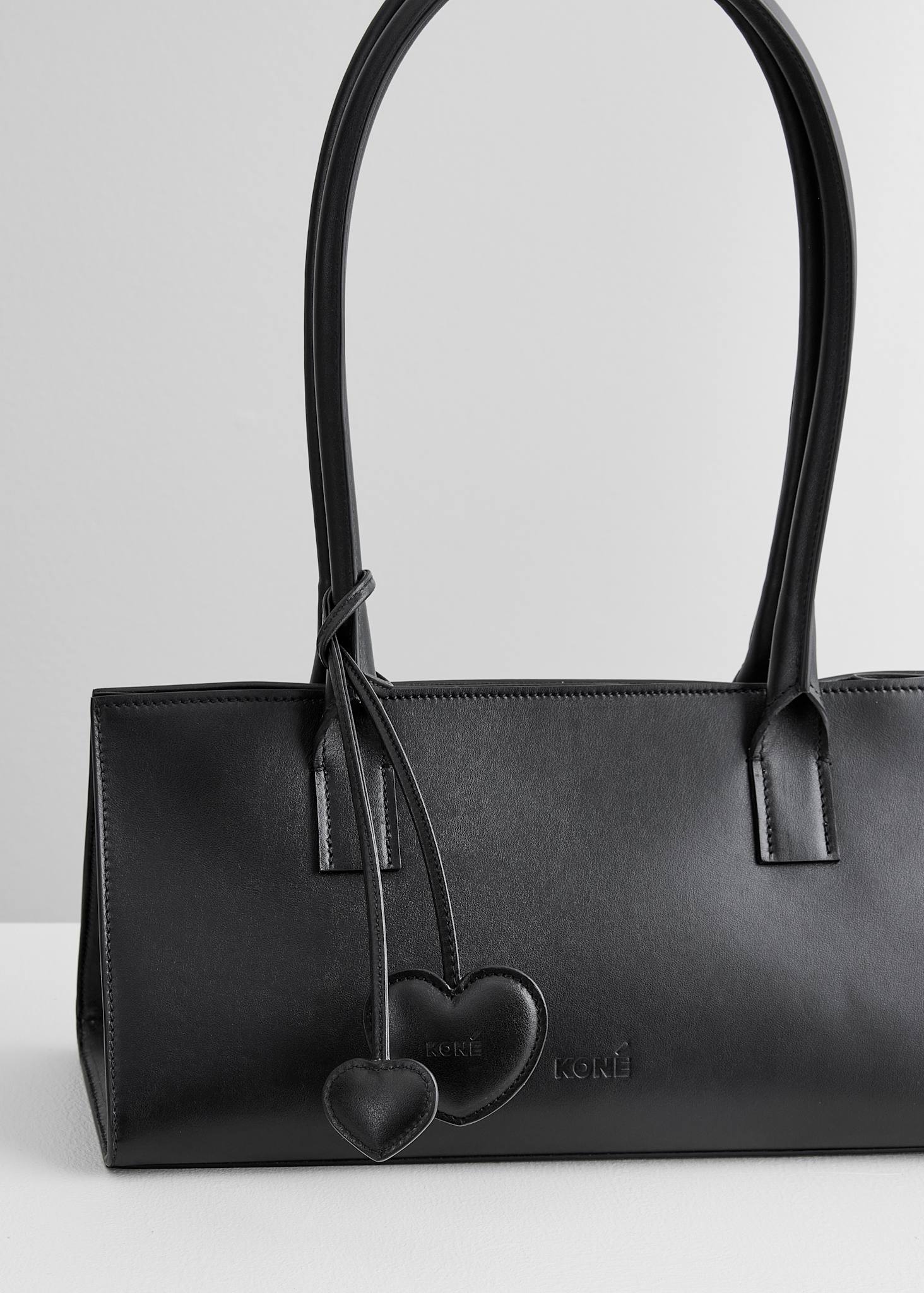 CUORI CHARM - BLACK VITELLO