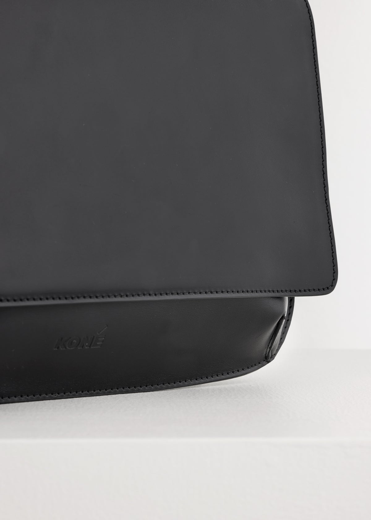 JOELE BAG - VITELLO BLACK