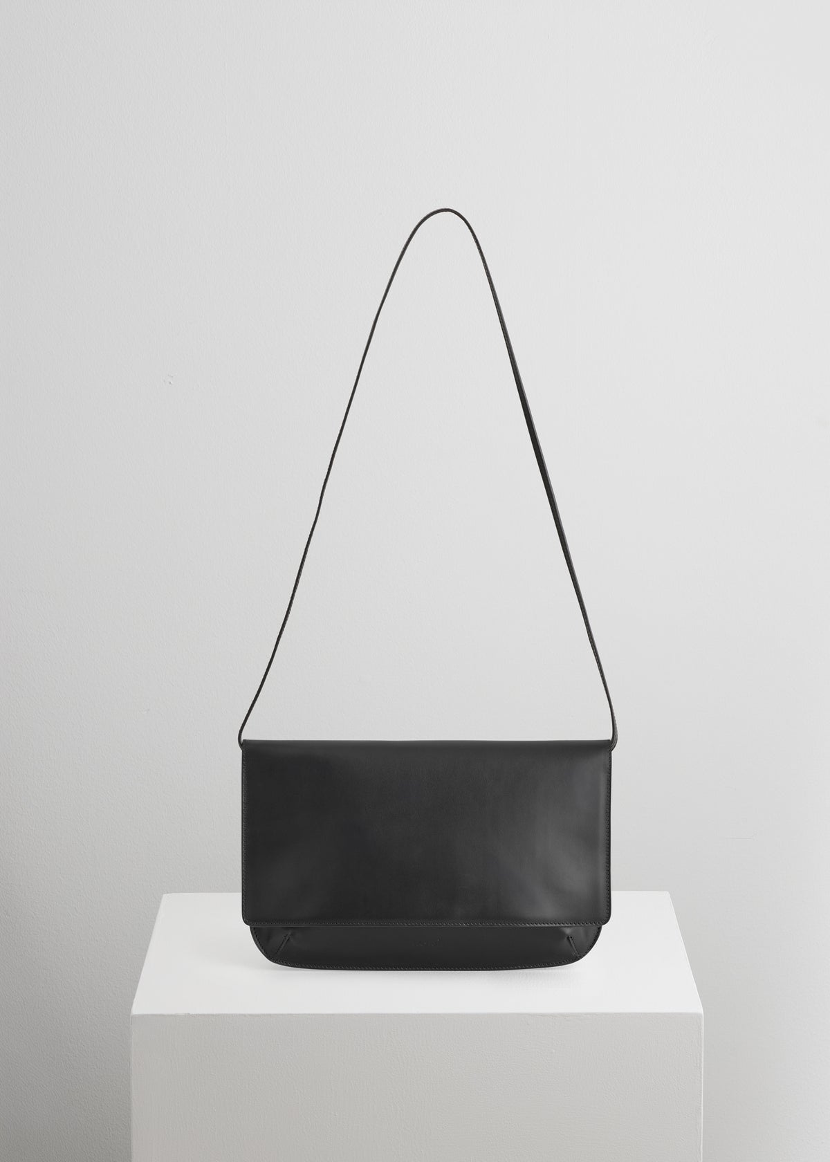 JOELE BAG - VITELLO BLACK