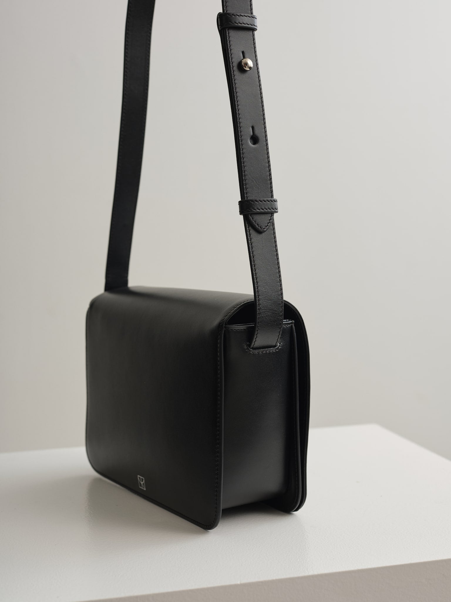 ANNIKA BAG - BLACK VITELLO