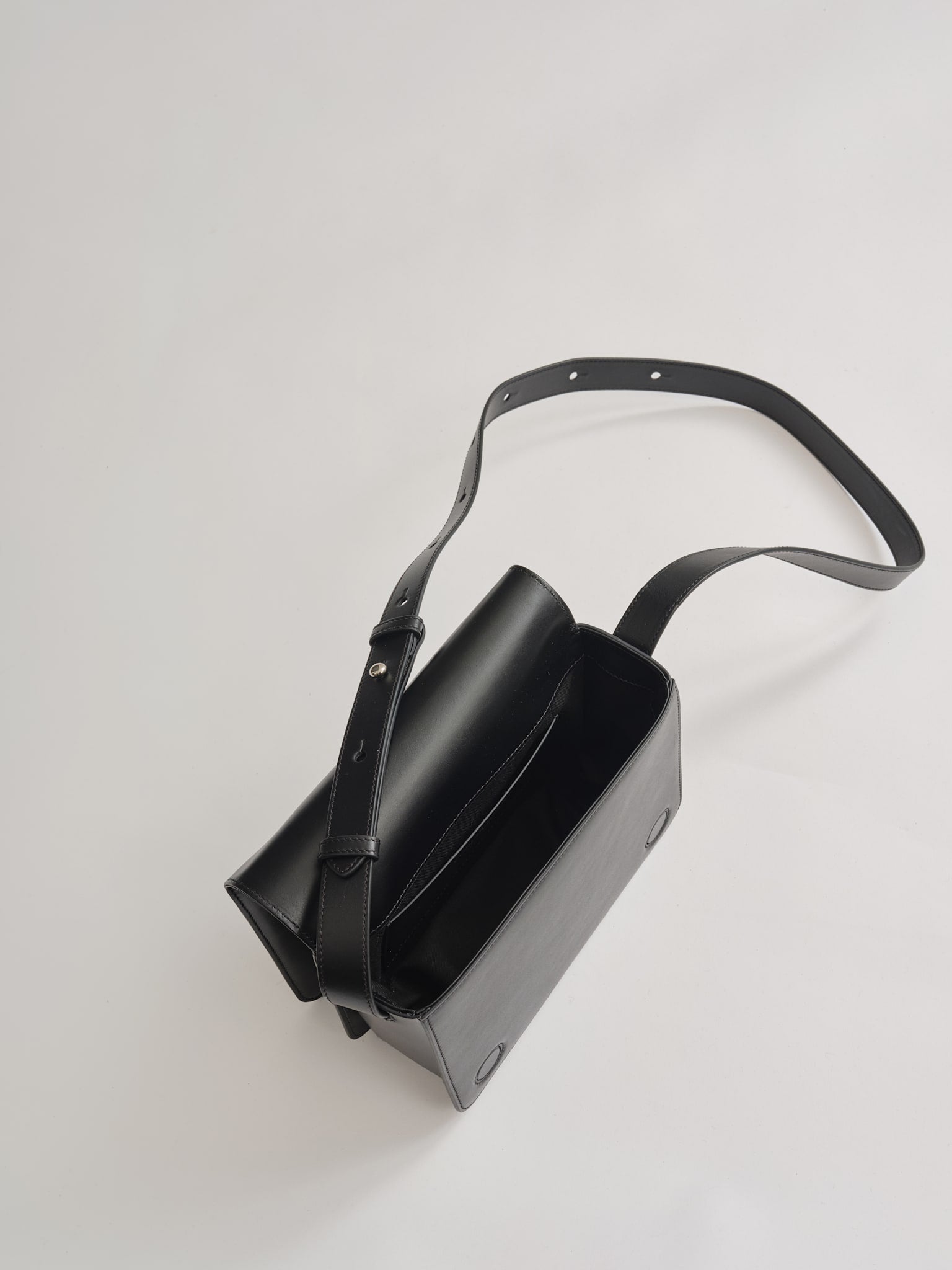 ANNIKA BAG - BLACK VITELLO