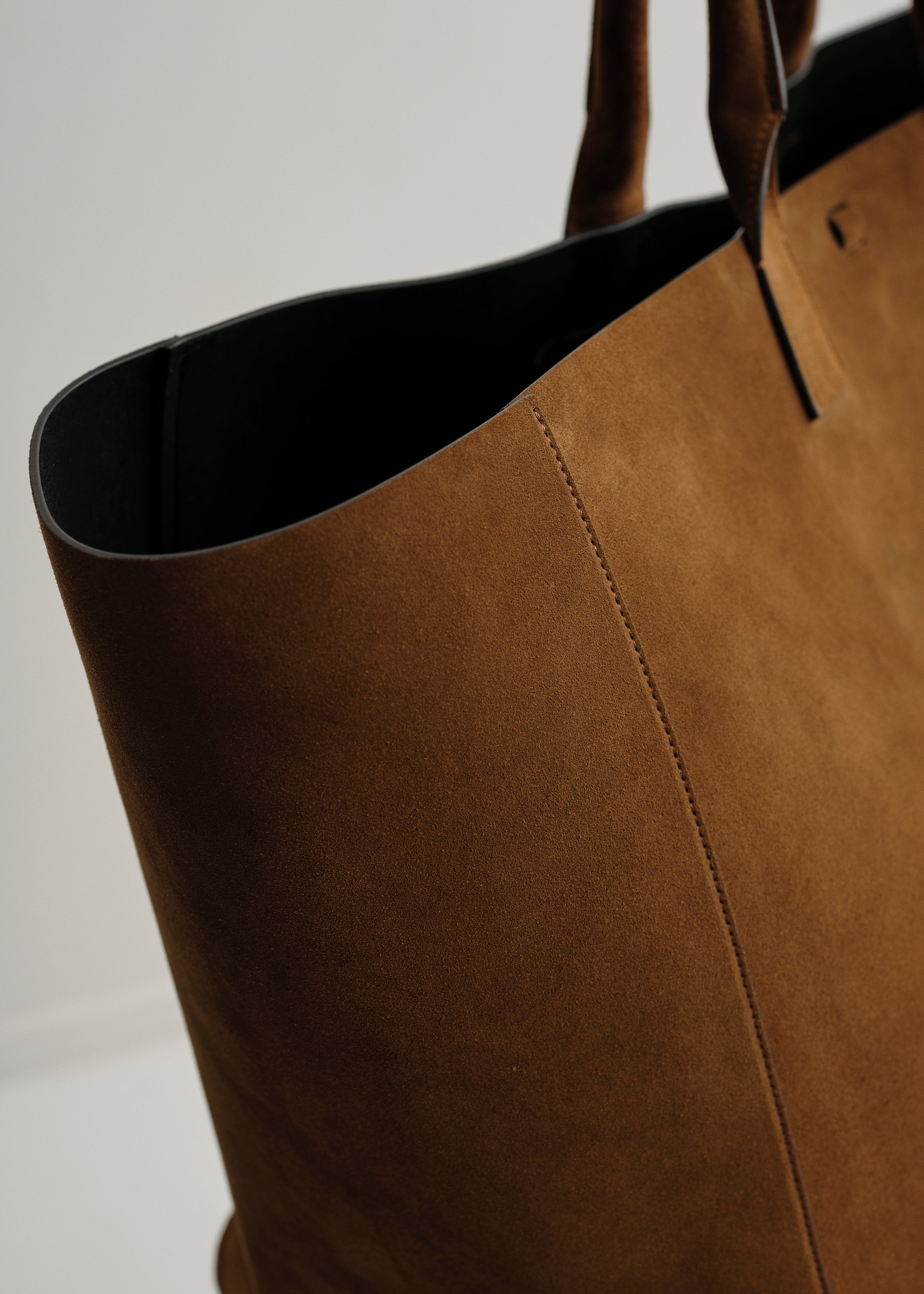 Filippo XL Suede Tote Bag in Brandy | KONÉ