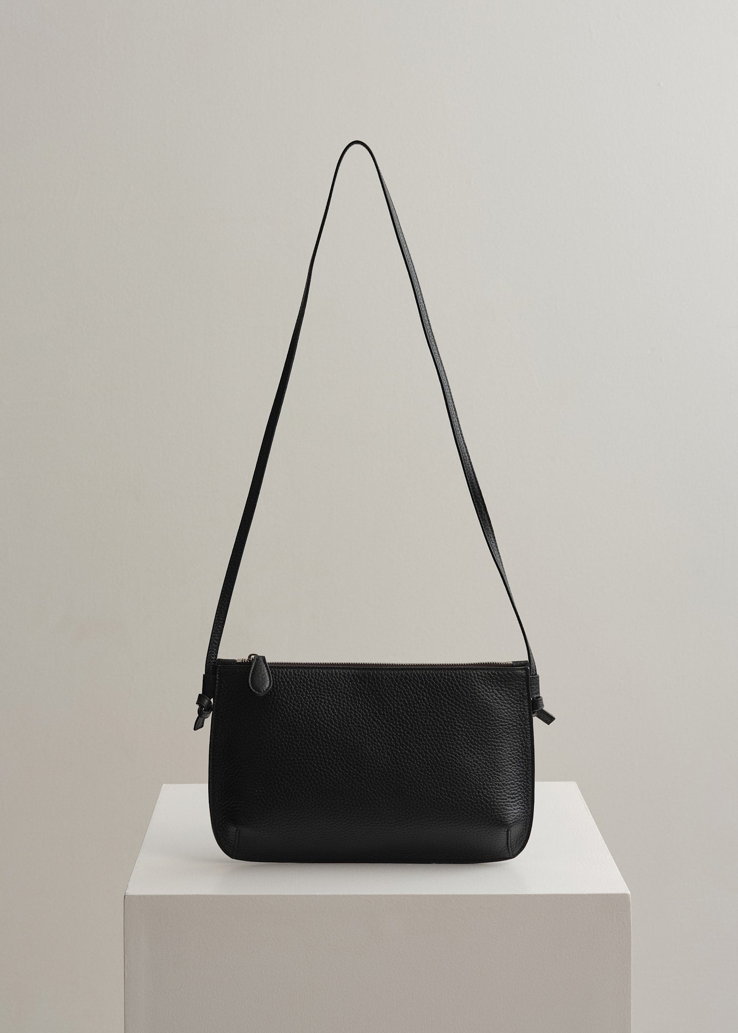LARGE PURSE - BLACK RIO