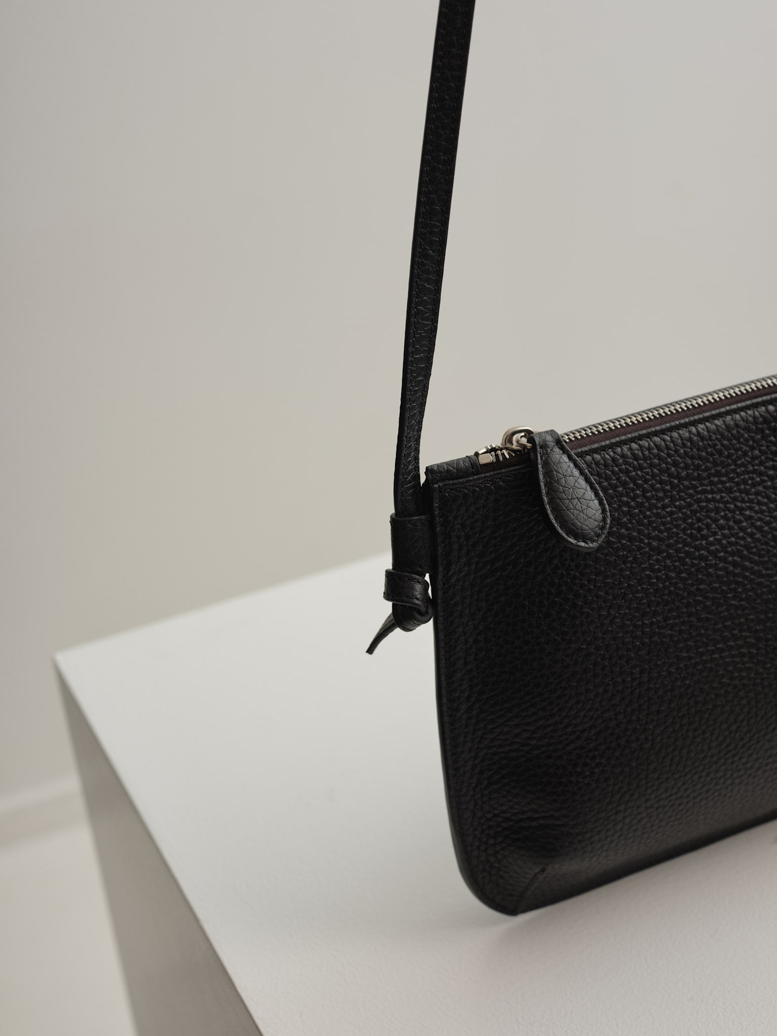 LARGE PURSE - BLACK RIO
