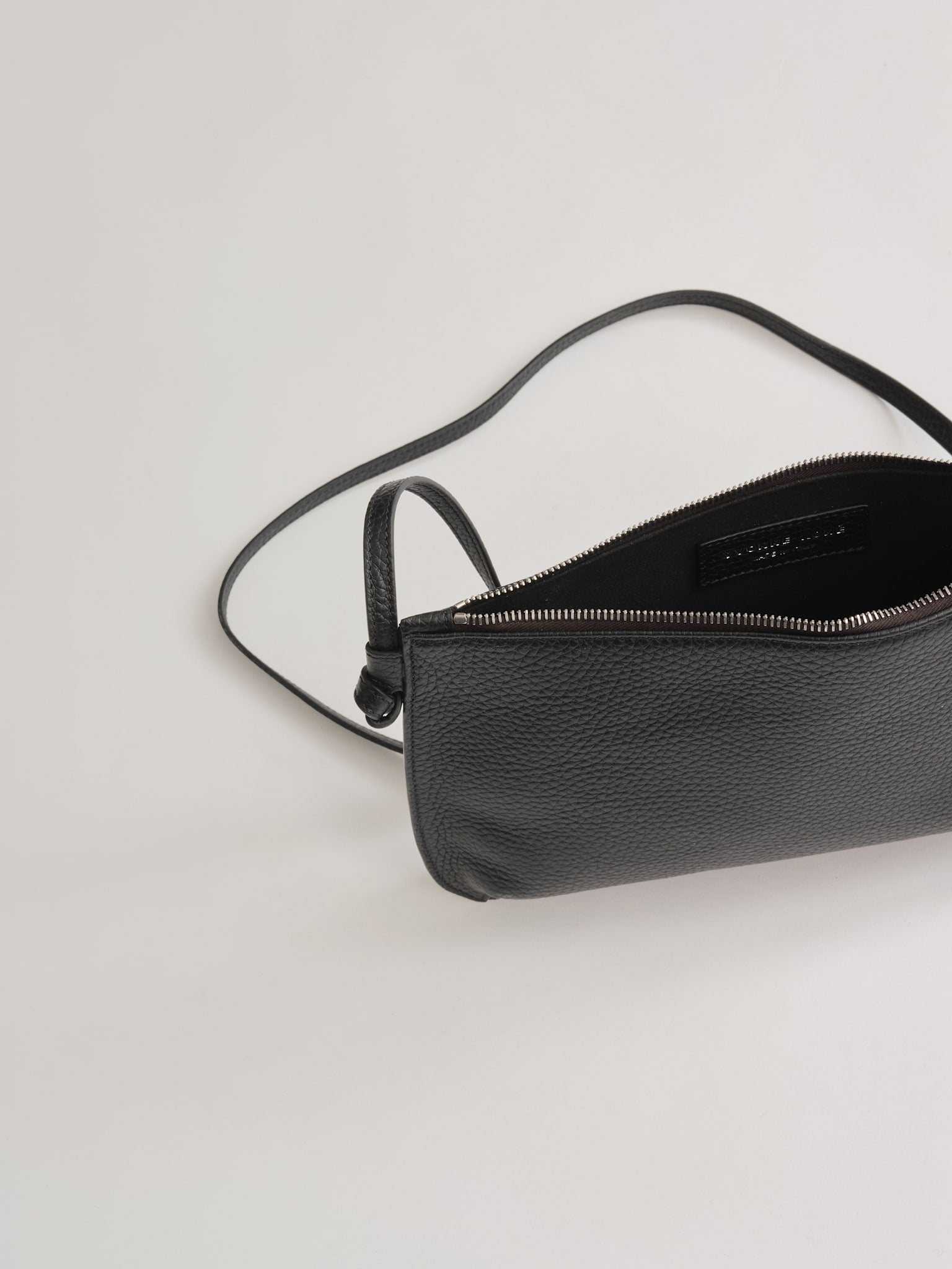 LARGE PURSE - BLACK RIO