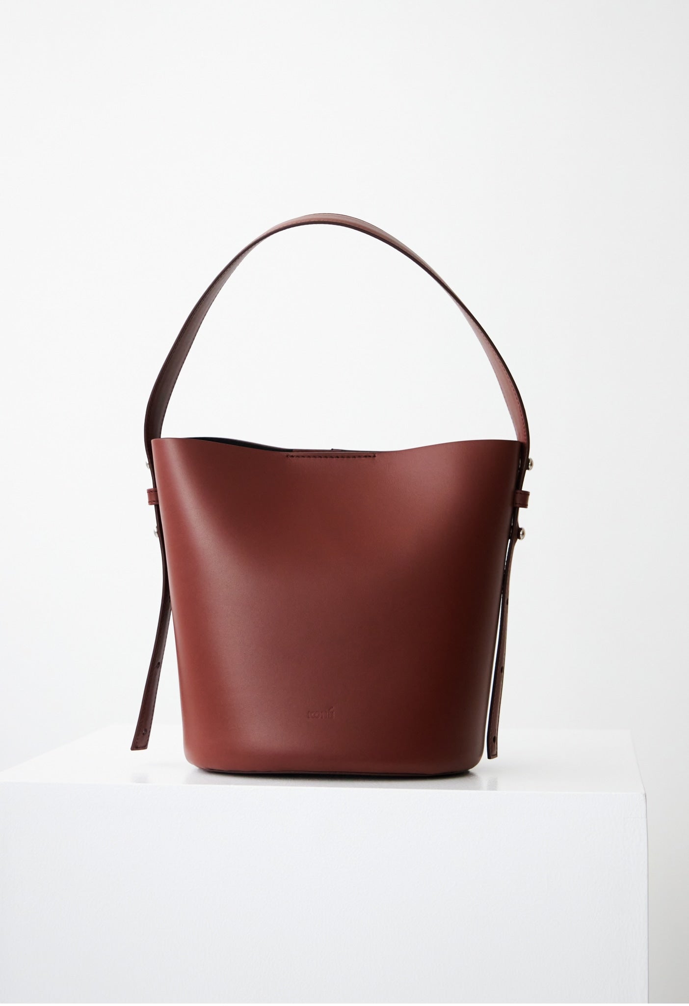 LITTLE LEO BUCKET BAG - VITELLO RUSTY