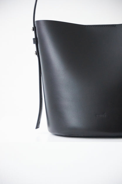 LITTLE LEO BUCKET BAG - VITELLO BLACK